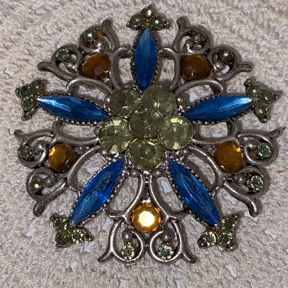 Ladies Spring Bling Vintage Brooch